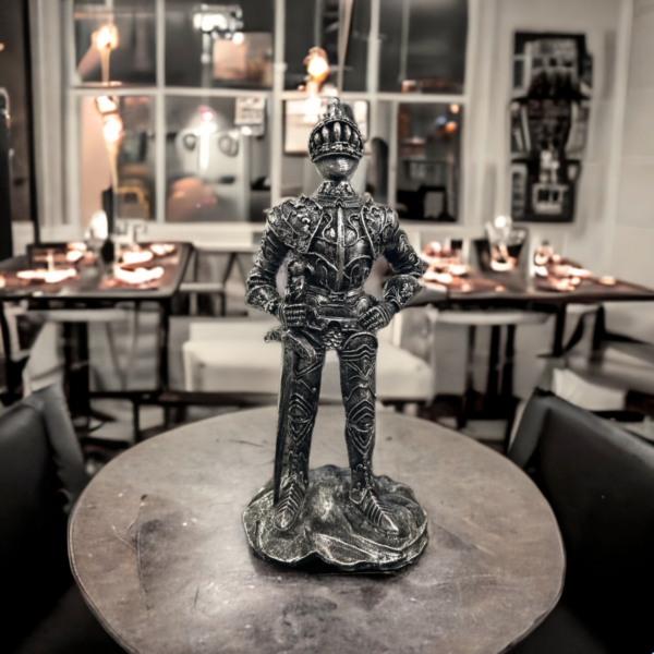 Estatueta Decorativa Guerreiro Medieval Templário em Resina 32 CM