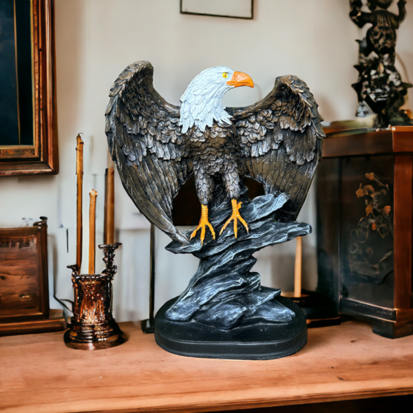Estatueta Águia asa aberta Tronco