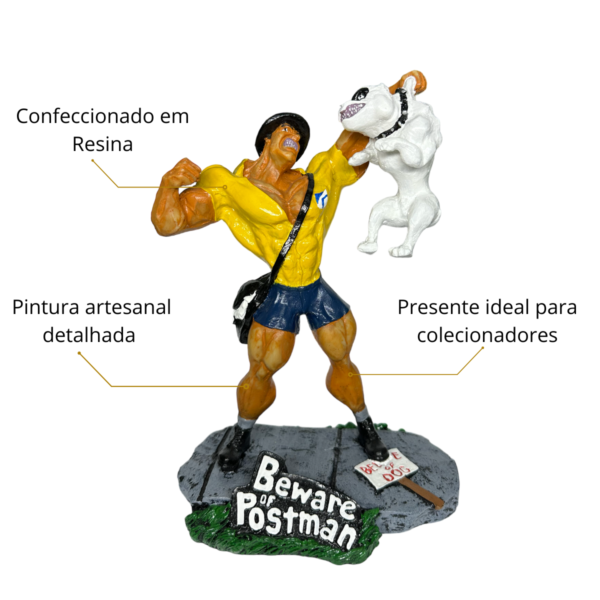 Estatueta Decorativa Carteiro e Pitbull Muscusloso