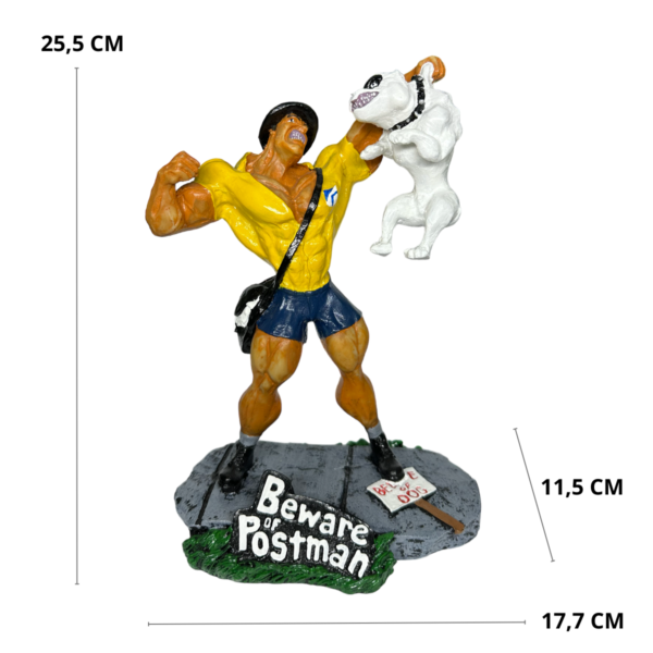 Estatueta Decorativa Carteiro e Pitbull Muscusloso