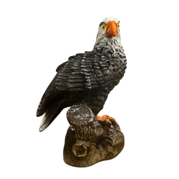 Estatueta Águia Gavião asa fechada na pedra P