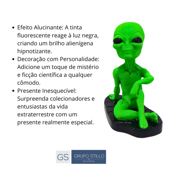 Estatueta ET Extraterrestre Sentado Mão Joelho