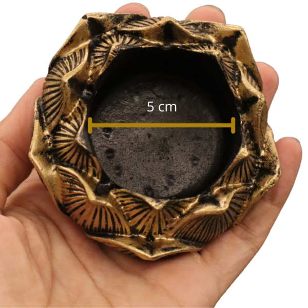 Castiçal e Incensário Vareta Flor de Lotus Modelo 03 - Ouro