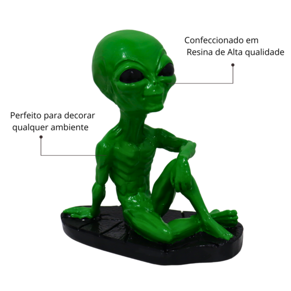 Estatueta ET Extraterrestre Sentado Mão Joelho