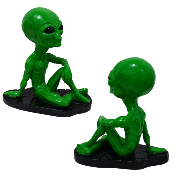 Estatueta ET Extraterrestre Sentado Mão Joelho